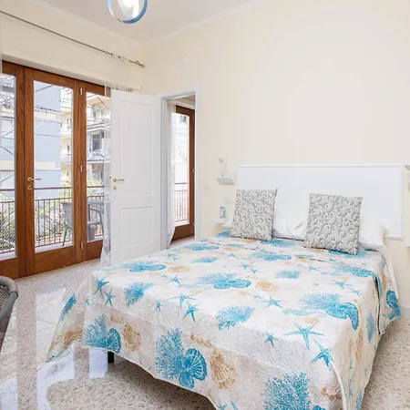 Near S Train Station Apartamento Península Sorrentina