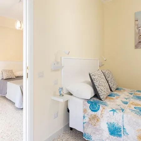 Apartment Near S Train Station *